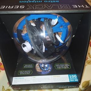 Maze Globe Astro mission